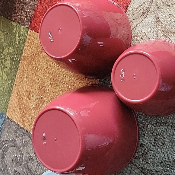 Stackable nesting measuring cups - Picture 2 of 3